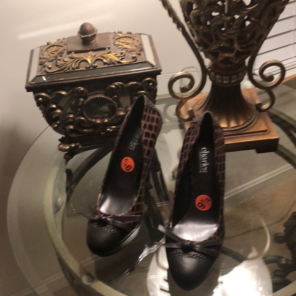 Brand New Charles Davis Heels